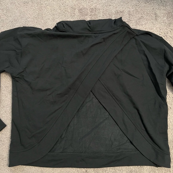 Victoria Sport tulip back hoodie - Picture 2 of 3